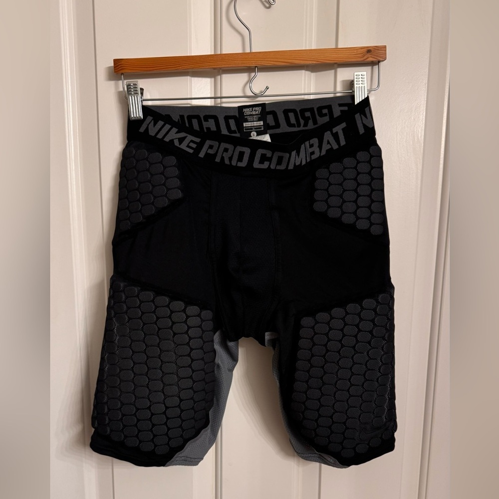 Nike Pro football padded Shorts - Men’s Size L